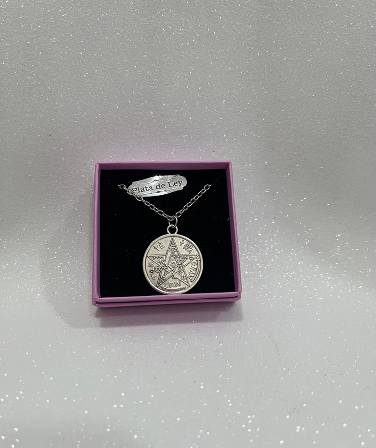 Collar con Escudo tetragrammaton