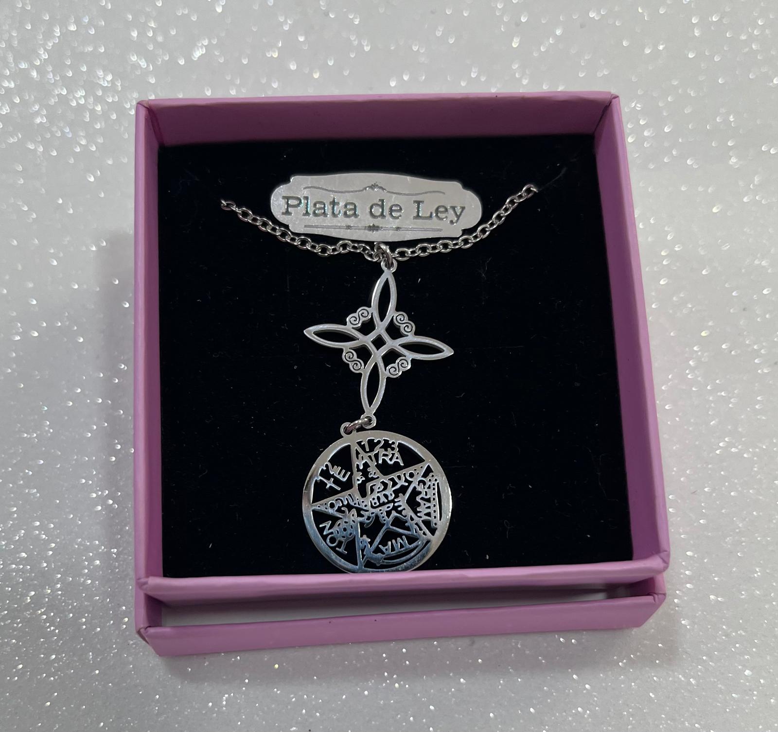 collar doble protección nudo de bruja y tetragrámaton