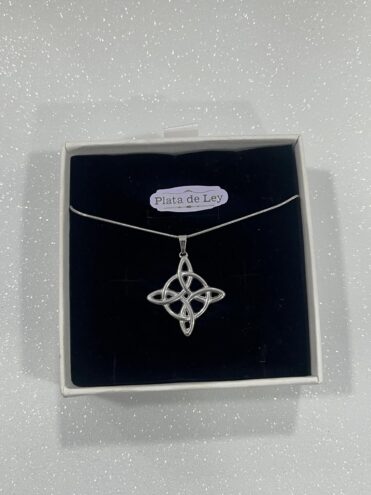 Collar Nudo de Bruja