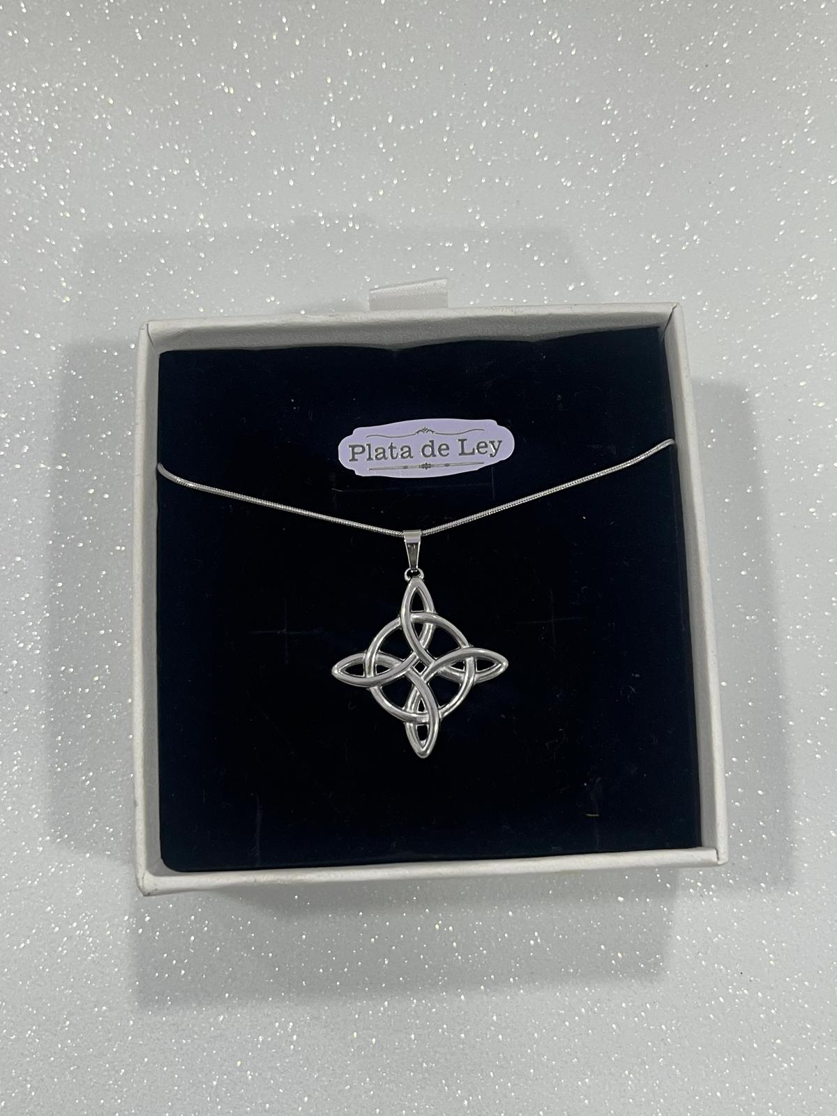 Collar Nudo de Bruja